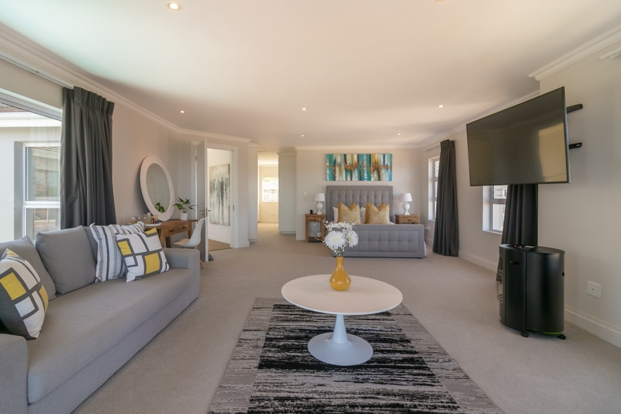 6 Bedroom Property for Sale in Pezula Golf Estate Western Cape